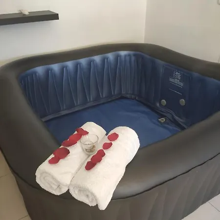 Superbe A Proximite De St Emilion Avec Jacuzzi Privatif *