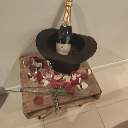 Superbe A Proximite De St Emilion Avec Jacuzzi Privatif Гостевой дом *